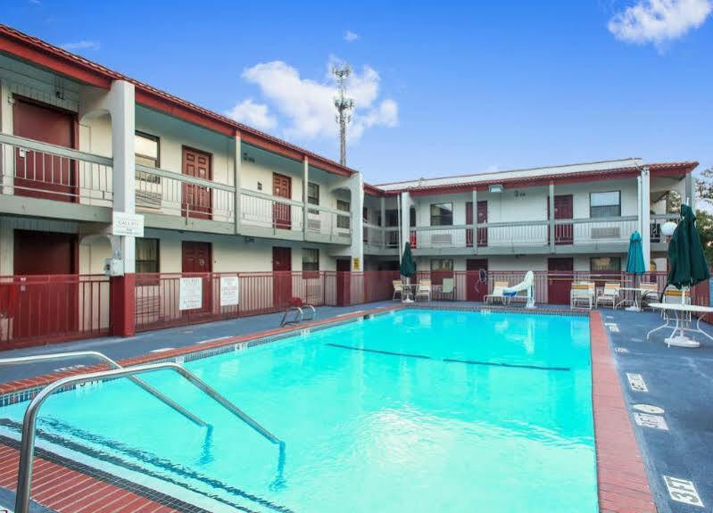 Red Roof Inn North Dallas - Park Central Exterior foto