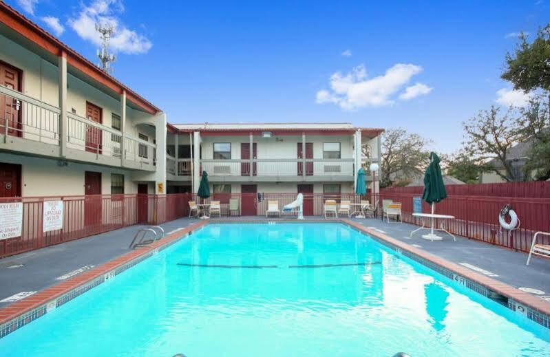 Red Roof Inn North Dallas - Park Central Exterior foto